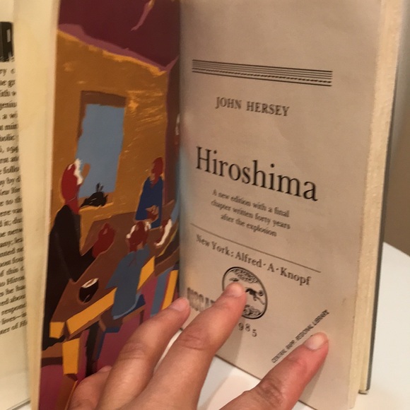 🌸NEW🌸 Hiroshima Book - Picture 4 of 9